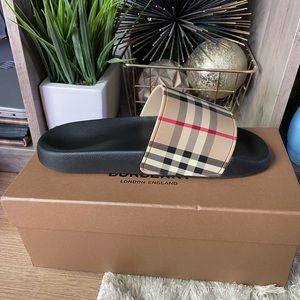 Burberry Slides Size 40